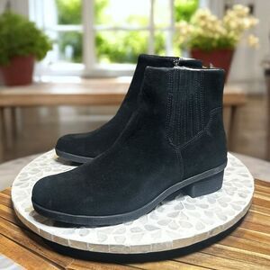 Dansko $200 Daisie Waterproof Suede Chelsea Boot Women’s EU 42